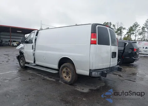 2021 GMC Savana Cargo Rwd 2500 Regular Wheelbase Work Van z USA, uszkodzony, nr VIN 1GTW7AFPXM1212467